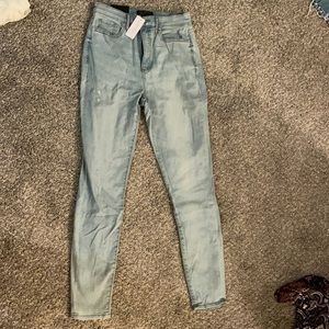 Tags with jeans never worn stretchy fit very comfortable